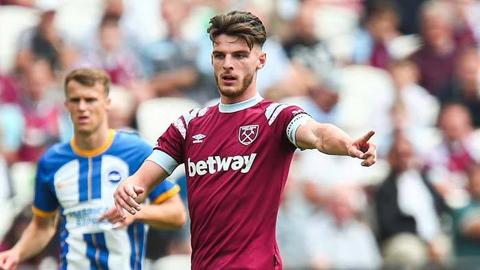 苏格兰女足队长卡思伯特与中国队比赛时头部受伤，被紧急送医