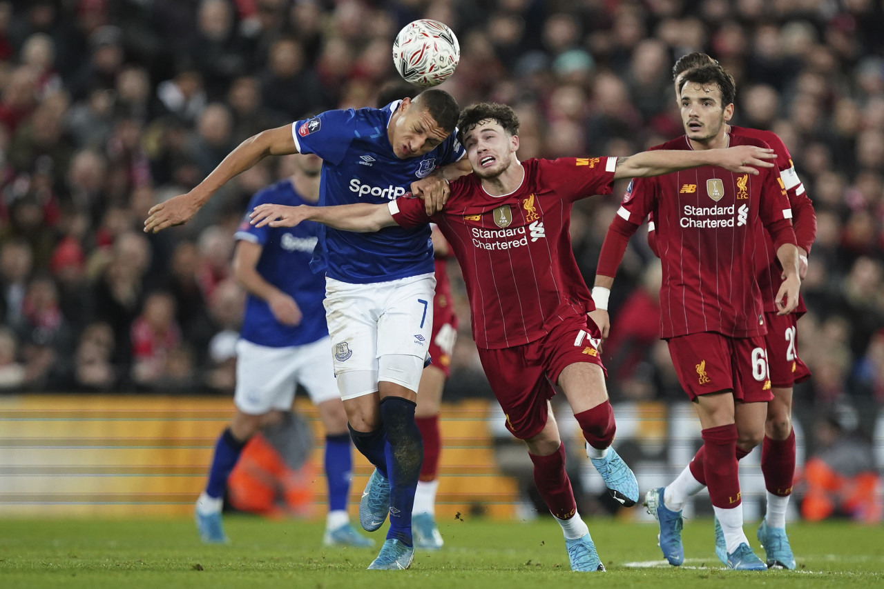 邮报：一组织发起诉讼，要FIFA赔偿球员因转会规定损失的收入