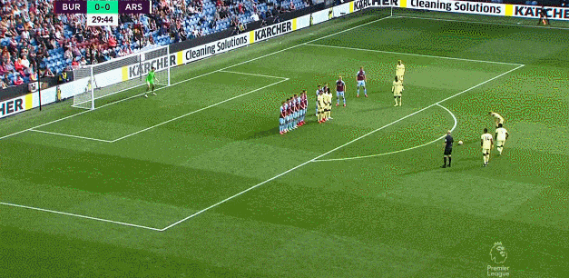 记者：西蒙斯已正式告知莱比锡他想加盟切尔西