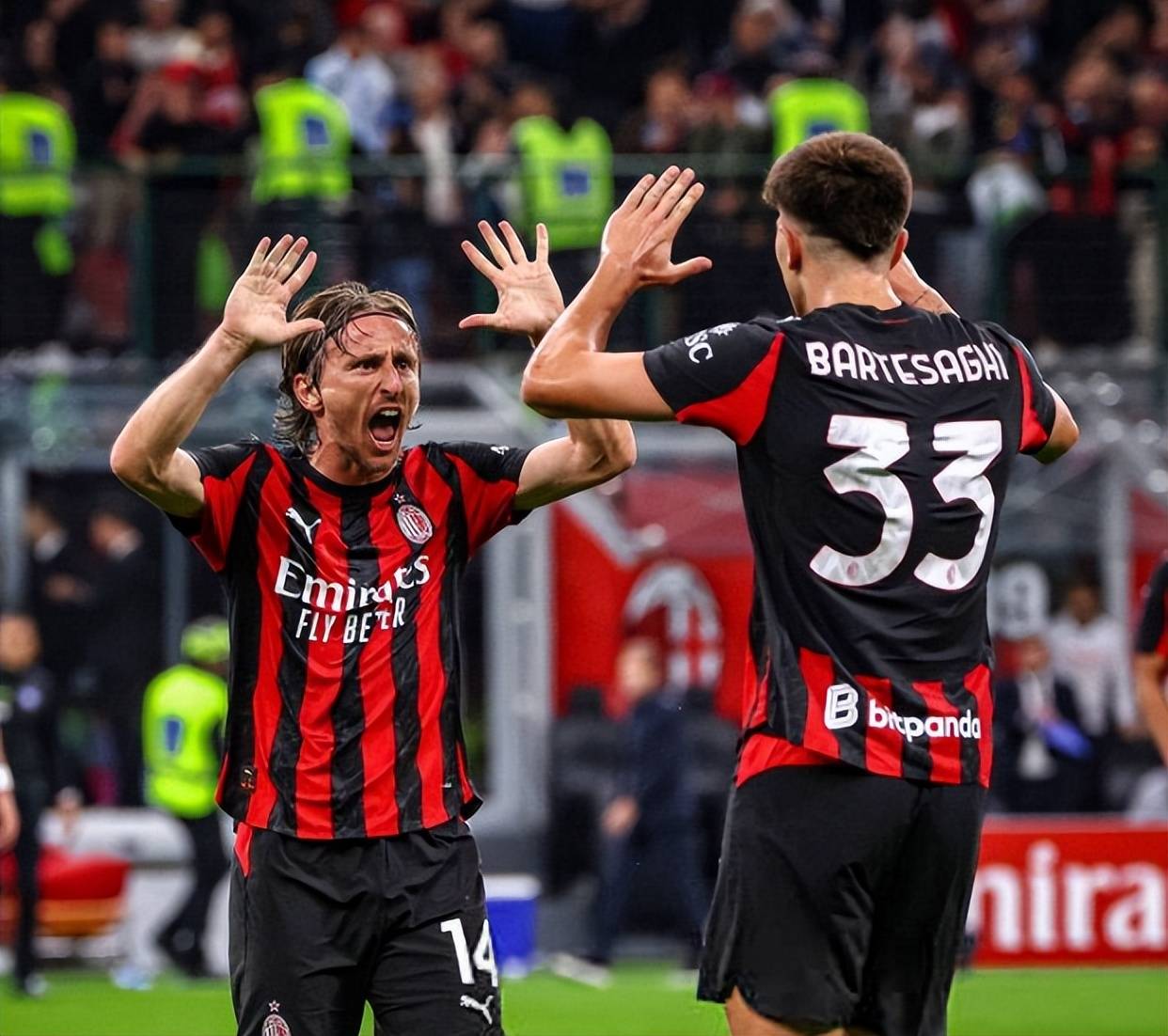 朗斯力压大巴黎，持续领跑法甲积分榜，萨热打造铁血球队